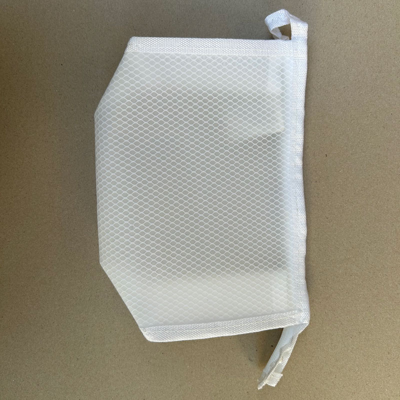 Carane ngresiki tas kosmetik sing jelas